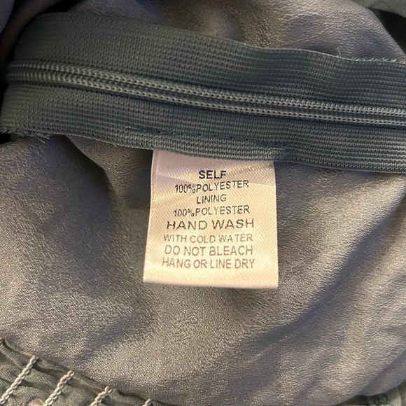 Fashion Nova Dotted Top Size Large - Picture 5 of 5